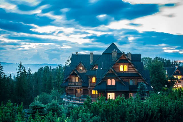 dřevěná chata v horách